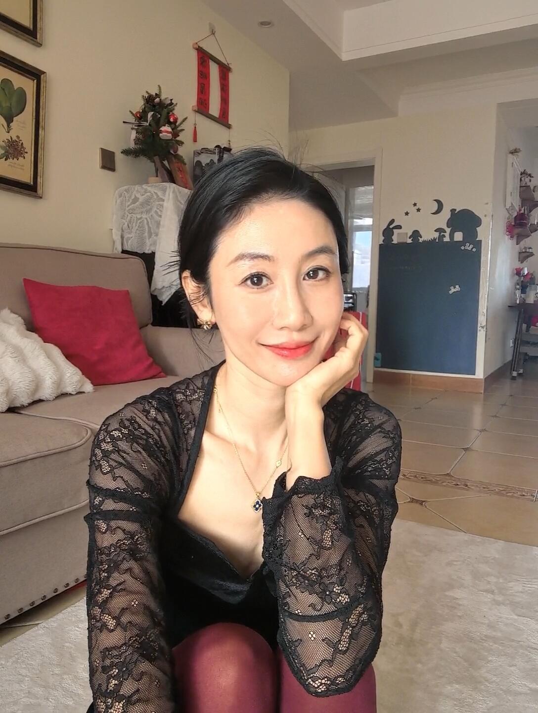 就算我不说，你也知道黑色蕾丝多么温柔有韵味！