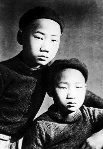 刚到苏联的毛岸英、毛岸青，兄弟二人少年合影（1937，莫斯科国际儿童院）