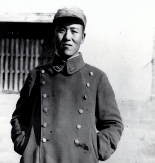 他叫黎玉。这是他从权力顶峰跌落的第四年。1948年，华东局会议对黎玉作出错误定性