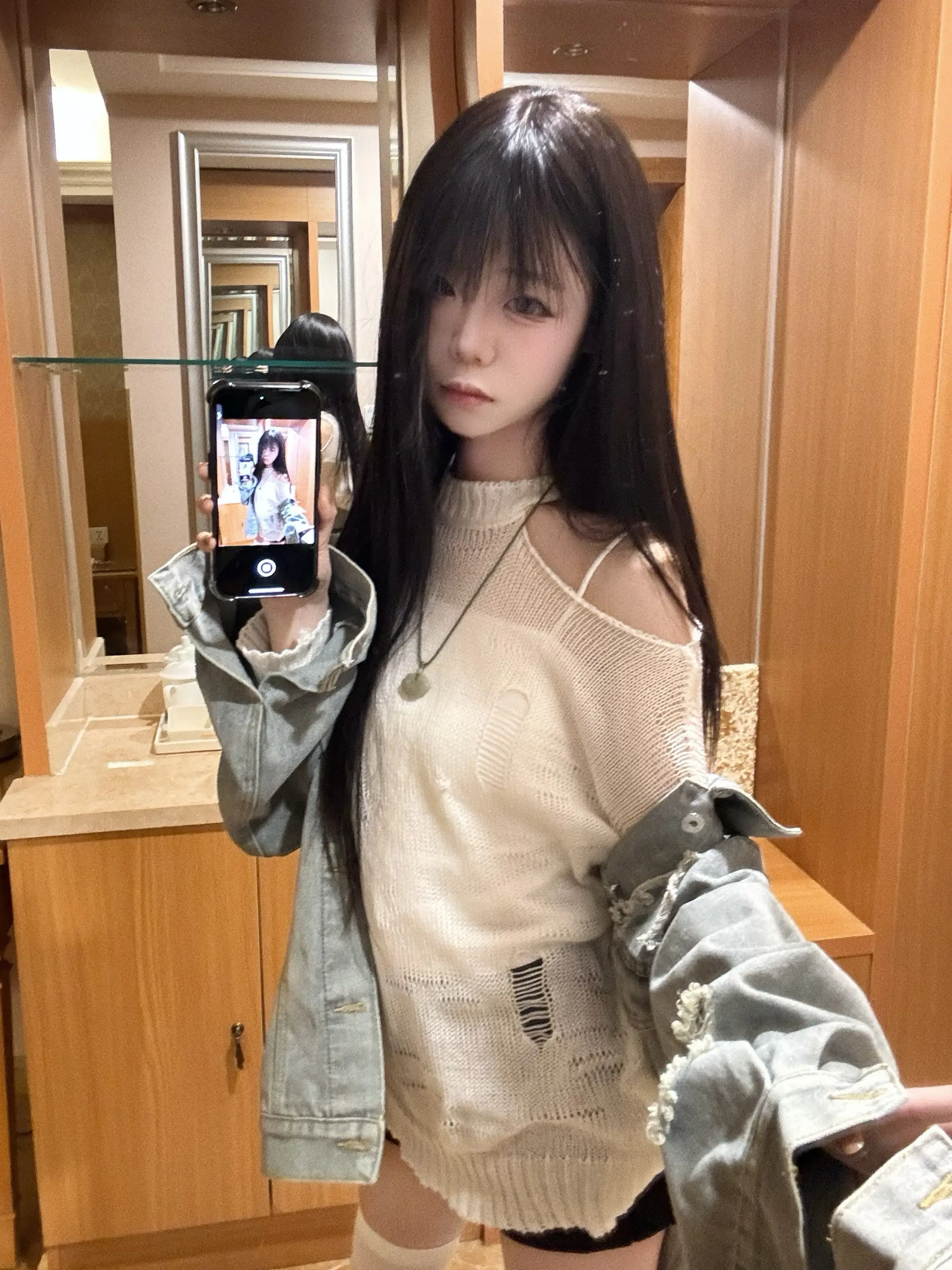 感觉你是那种故意把笔弄掉 弯腰捡起看女生脚的人