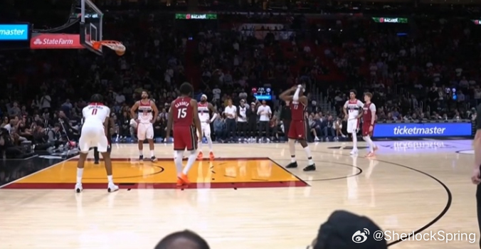 阿德巴约43投20中，三分22中7，罚球41中34，爆砍81分追平科比NBA历史