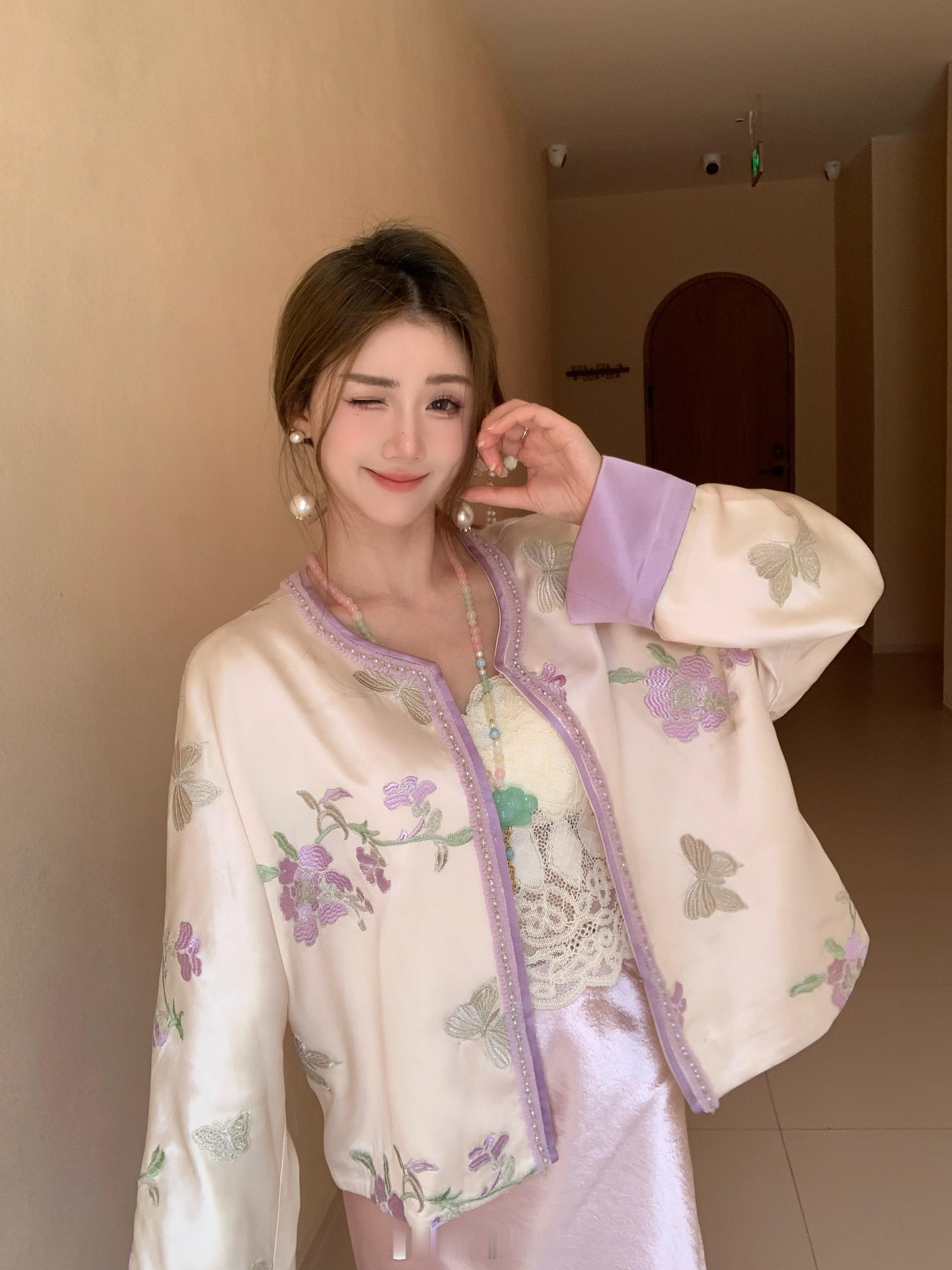 3.20 20:00  🆕 春天的第一套新中式赏花正当时，莫负好春光🌸🍃 