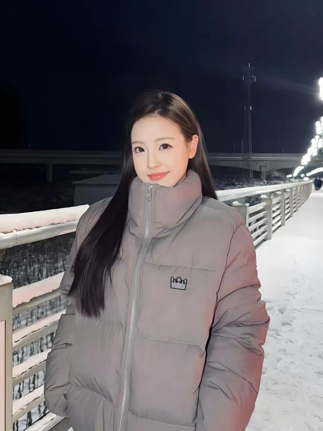 要明白不是所有心事都需要倾诉，不是所有正确都需要争辩。将向外索求认同的精力，转而