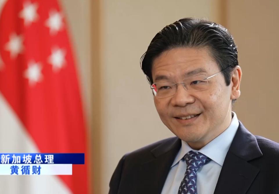 新加坡来“低头”了？
 
新加坡《联合早报》3月24日报道：“新加坡总理兼财政部