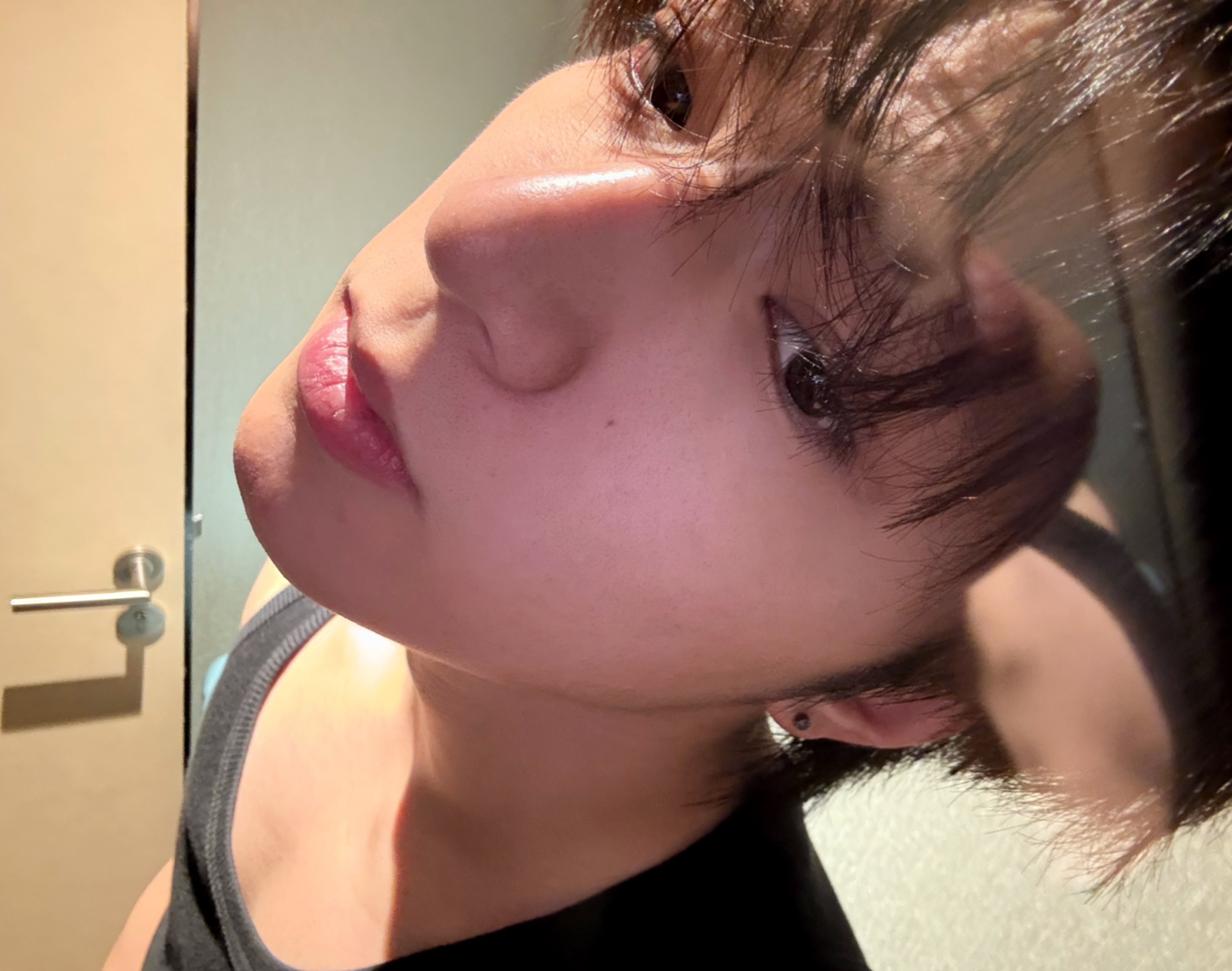 每日一善 生活有两只翅膀，一只叫美好，一只叫疼痛，人们总在美好的时候忽略疼痛，而