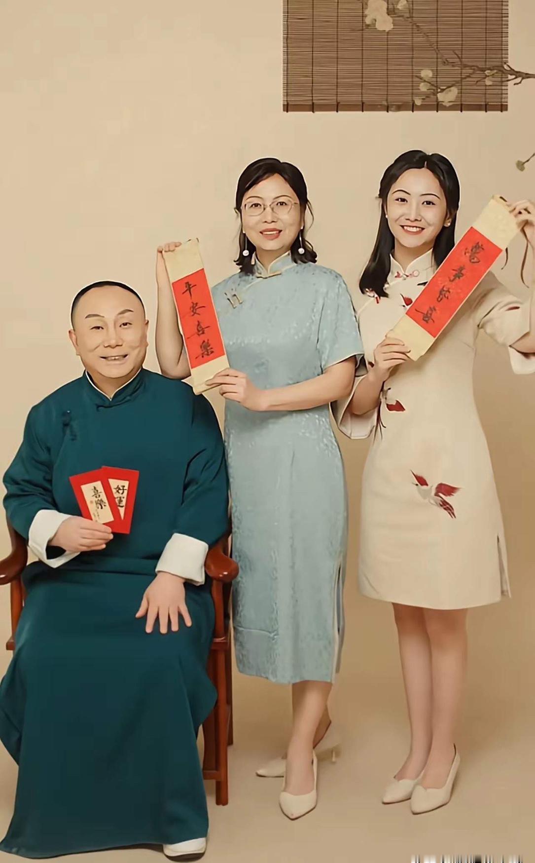 西安赛格严老板走了，最让人心疼是他的妻女

看看他们的一家三口的幸福满满的全家福