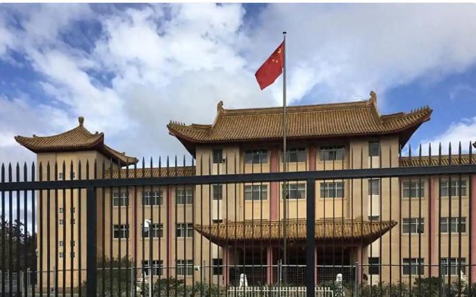 中方申请在伦敦市中心老牌地段建新馆的计划，熬过了争议、抗议、政治拉扯、舆论风波，