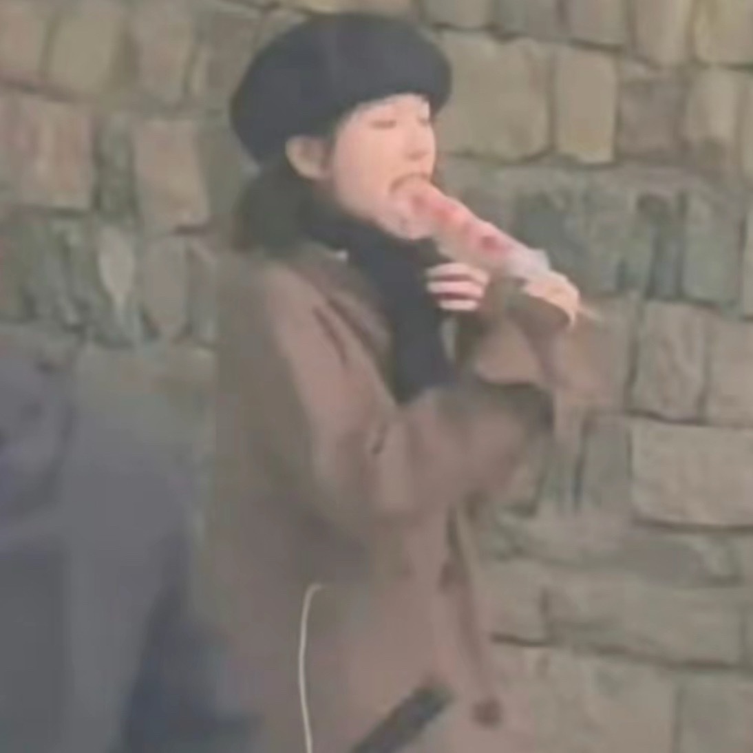 我的女孩不做作不矫情不争抢也不聪明 ^ - ^ 