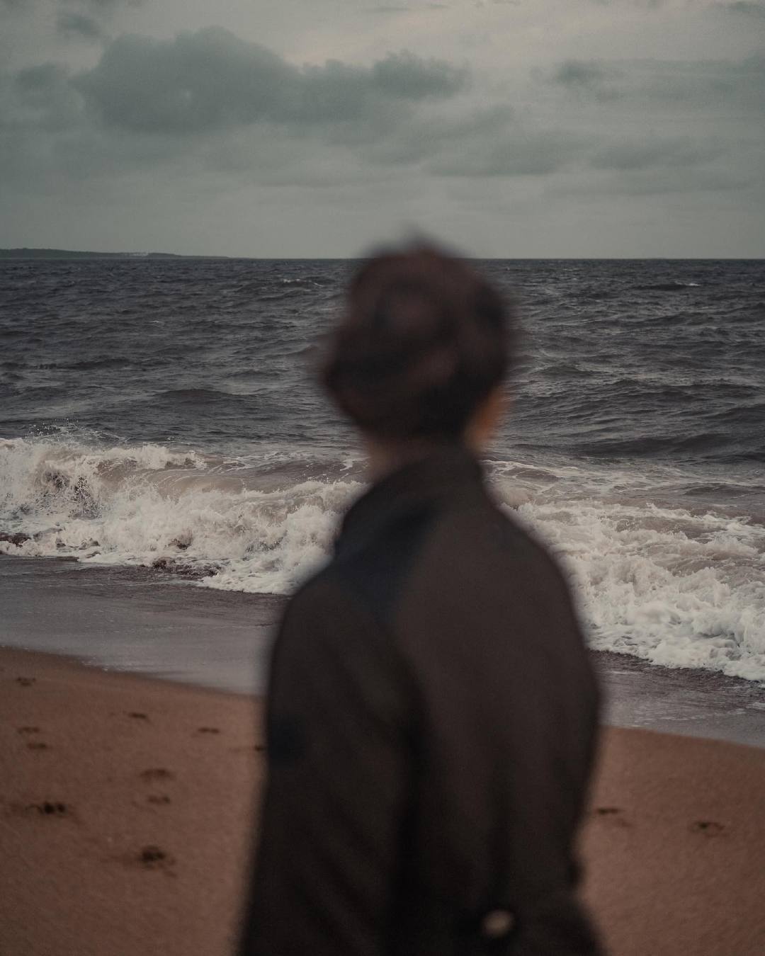 最顶级的自律：不说闲话，不管闲事，不惹闲人。 ​​​