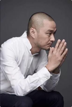 冯唐说：
“任何关系，
出现不尊重，就是信号。
无需争论，不必原谅，
远离是唯一