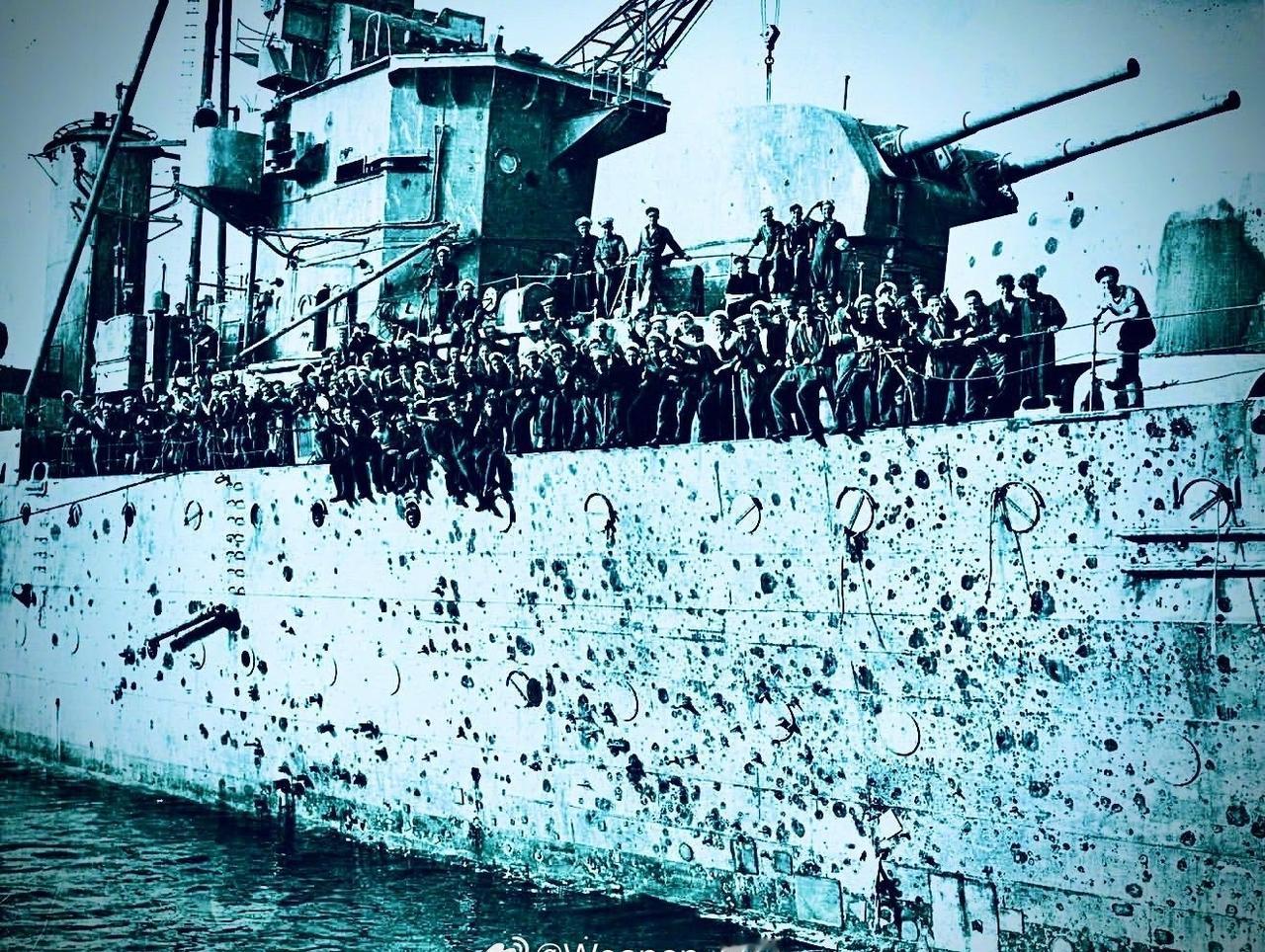 照片中的历史 “佩内洛普”号（阿瑞图萨级巡洋舰）于1941年至1943年在马耳他