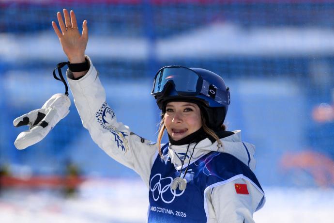 女子U型场地决赛谷爱凌金牌  卫冕成功！！金牌！！也是今年中国代表团冬奥的第5金