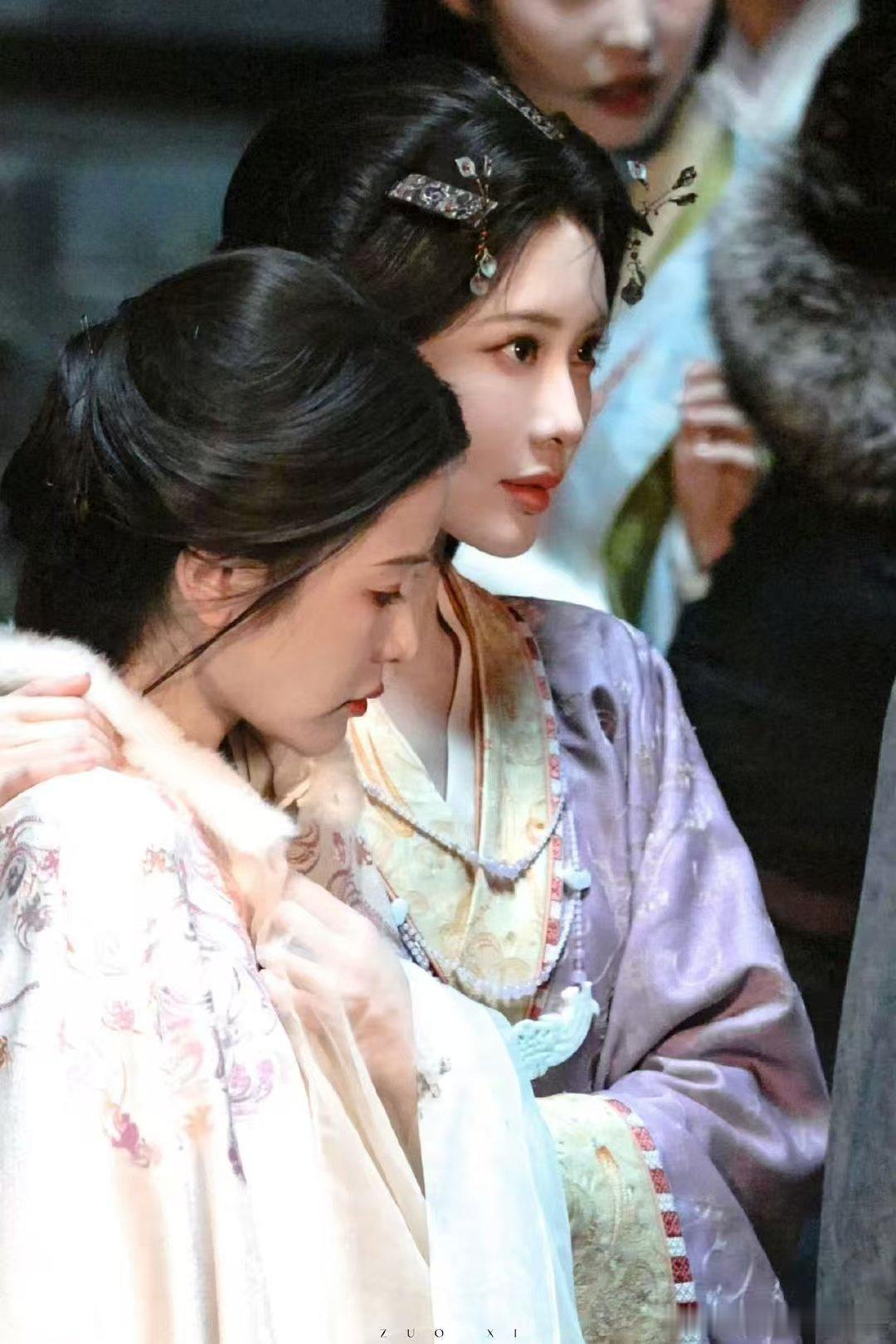 孟子义沈妙眼神戏 沈妙看人的眼神是有层次的。表面是温和的打量，深处是审视和算计。