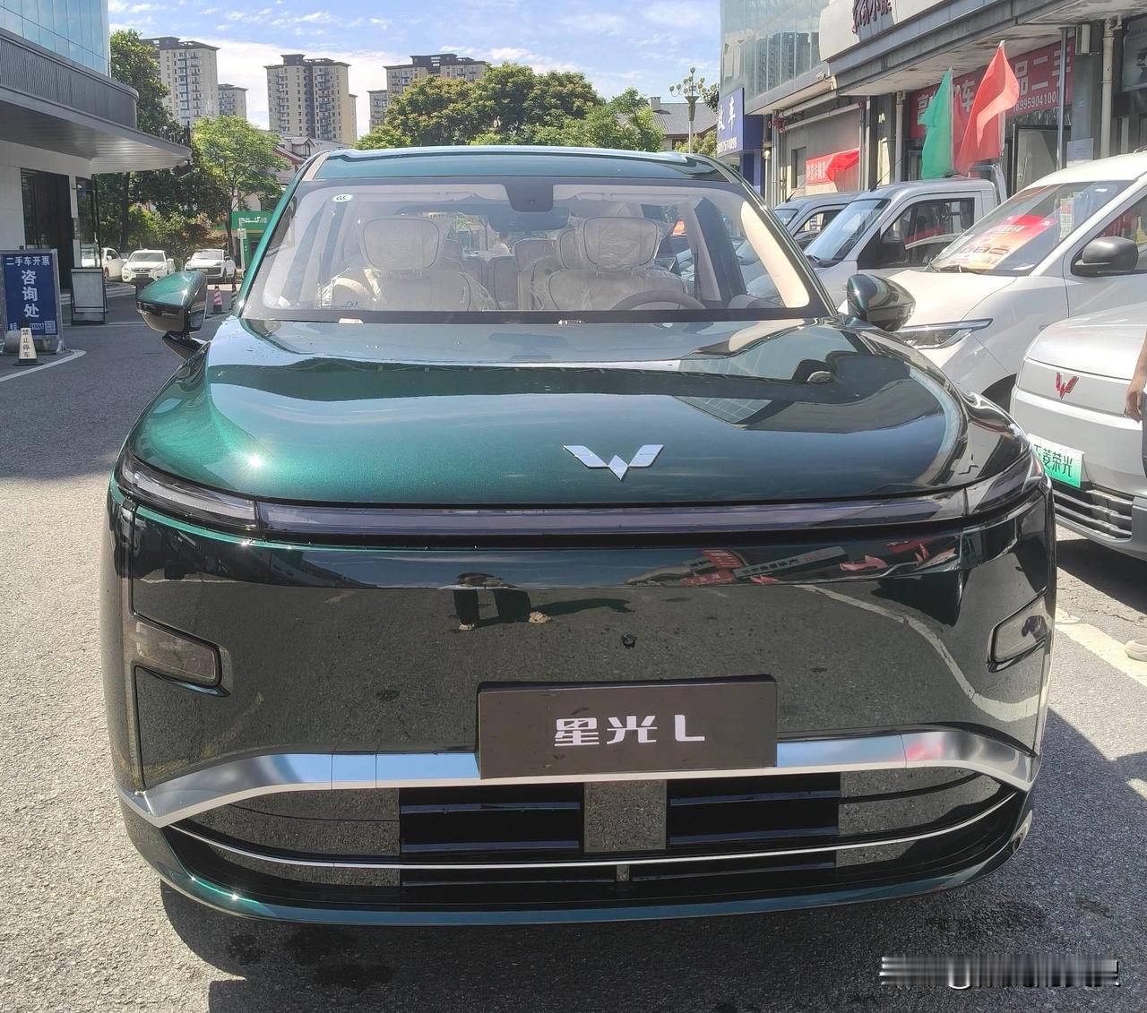 星光L是上汽通用五菱打造的银标旗舰SUV，2026年7月16日正式上市，由上汽通