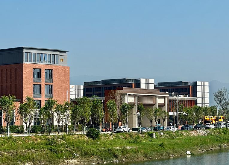 将于今年投用的阳光学院滨海校区

阳光学院滨海校区位于福州新区滨海新城，校区东南
