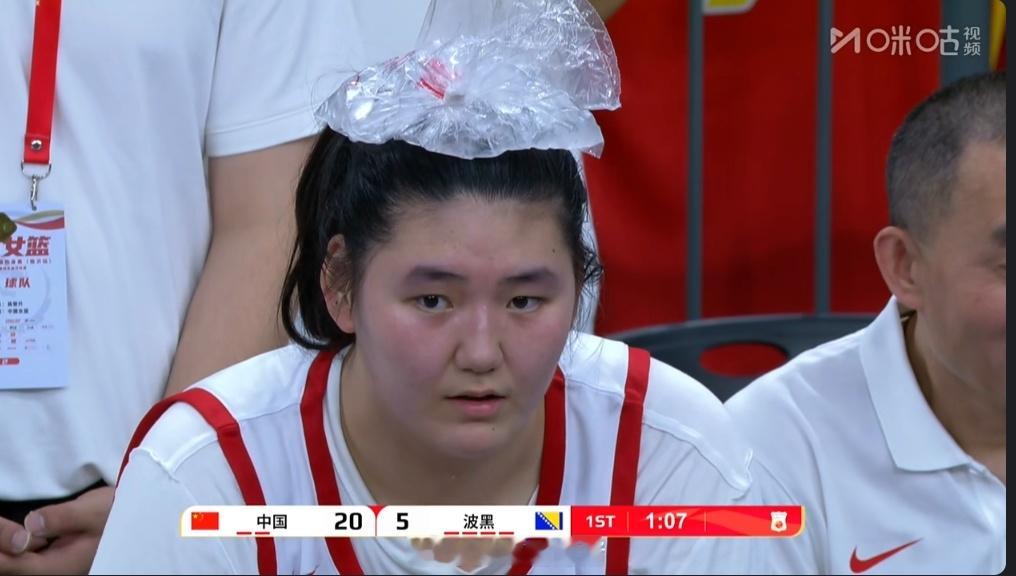 强度有点大吧～～[二哈][二哈]我的观赛搭子 ​​​