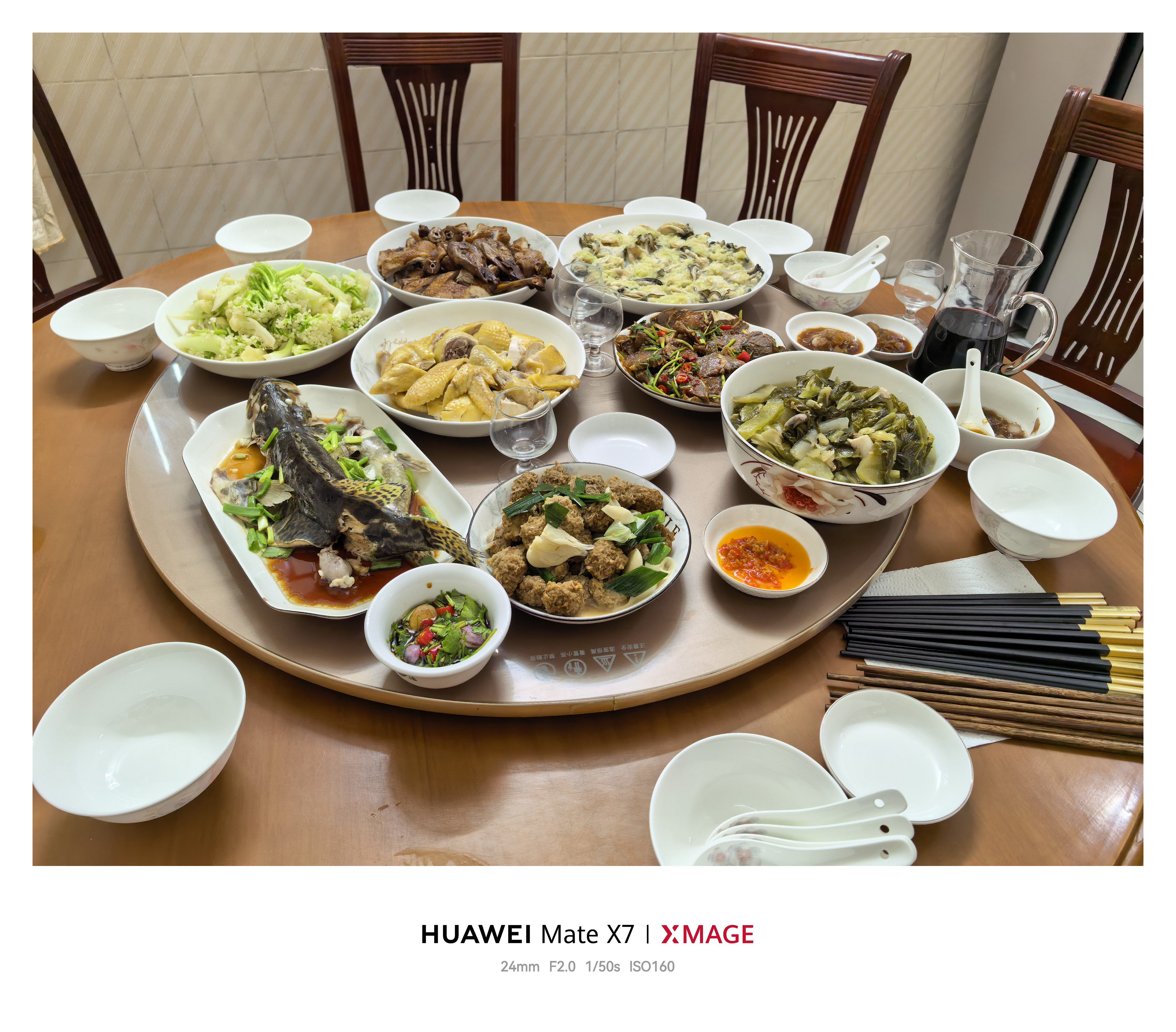 我想未来一个月都吃番薯粥配咸菜天天这样吃也是够够的恰好新年饭