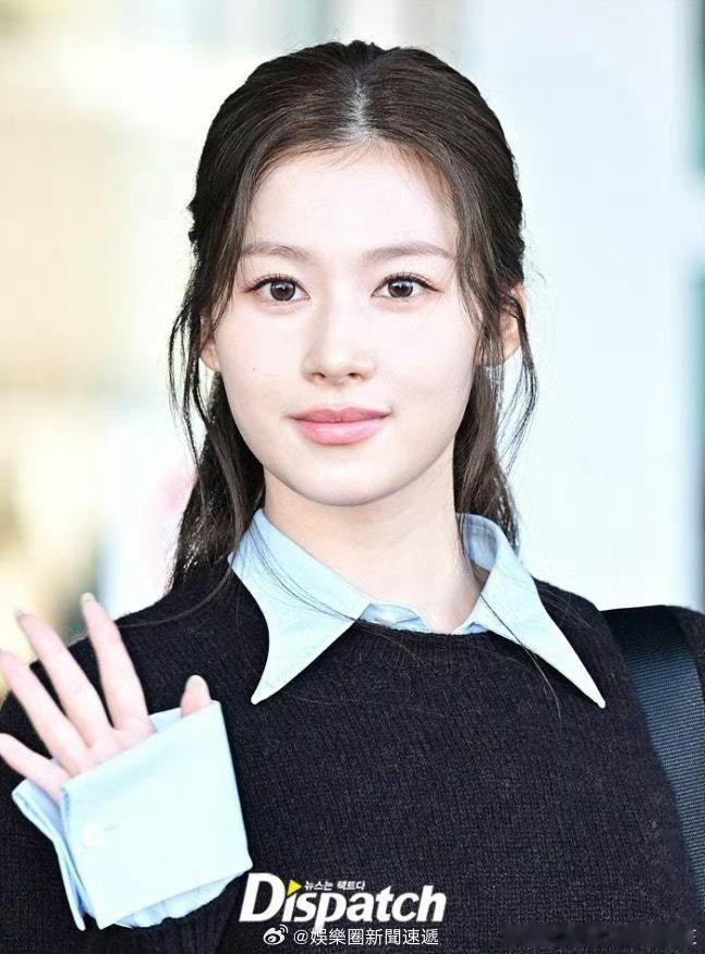 外娱 「今日9月21日，TWICE[超话] 成员Sana[超话] 经韩国仁川机场