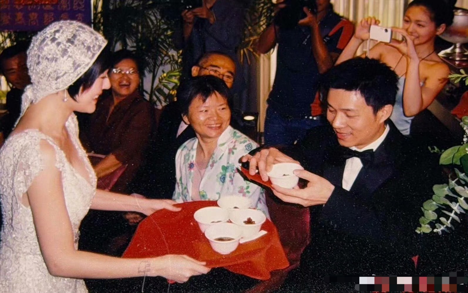 小S想跟大S说Mike真的对她很好小S晒归宁宴旧照，她说永远忘不了记者会时，大S