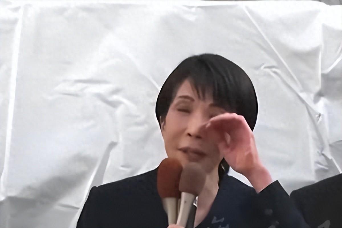 选战关键时刻，高市早苗遭爆丑闻。

外媒2月4日报道：“日本在严寒冬天举行众议院