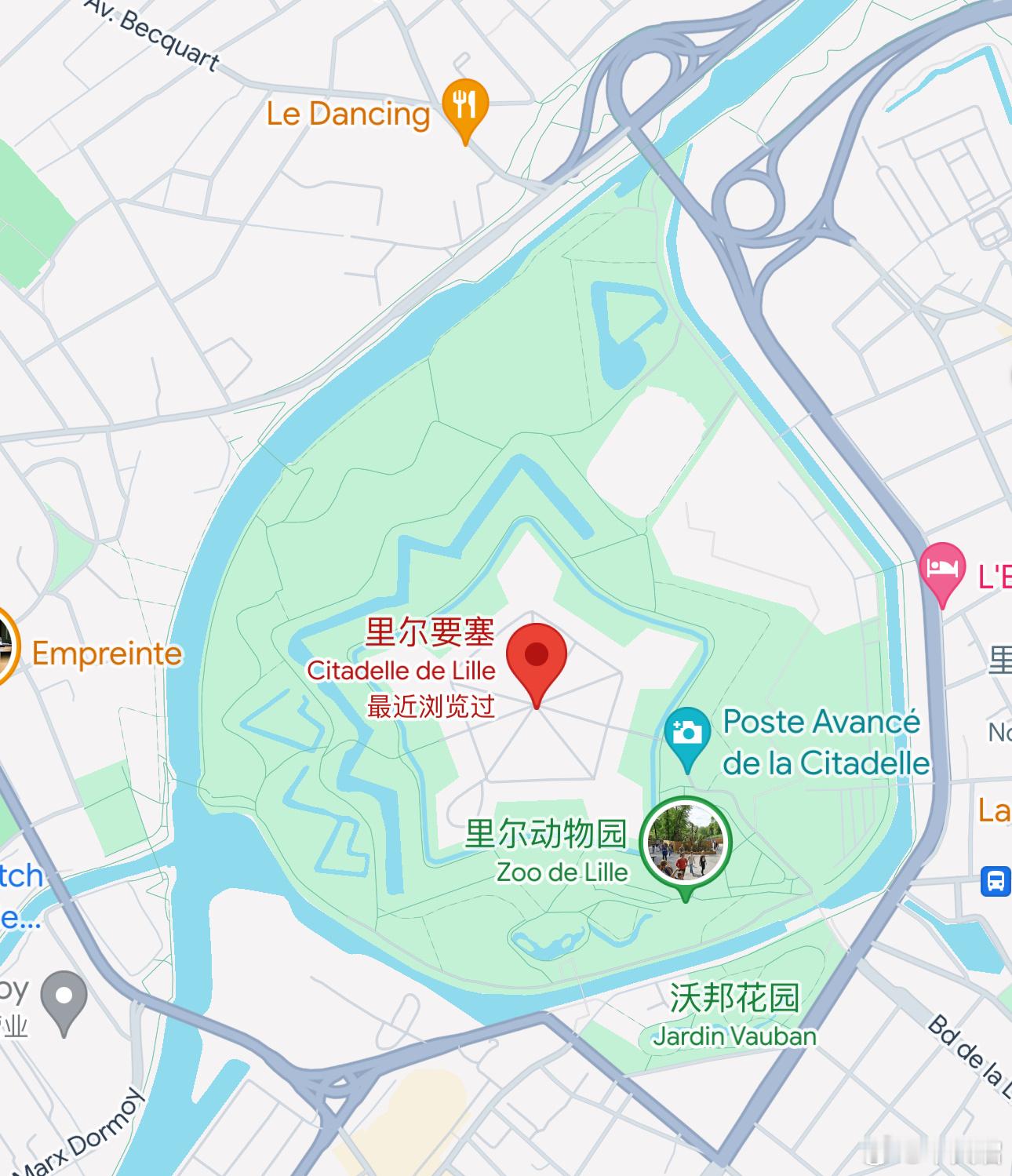 【探访北约军事要塞的大门口】由于在里尔一个当地华人给我介绍了他们的邻居埃里，带我
