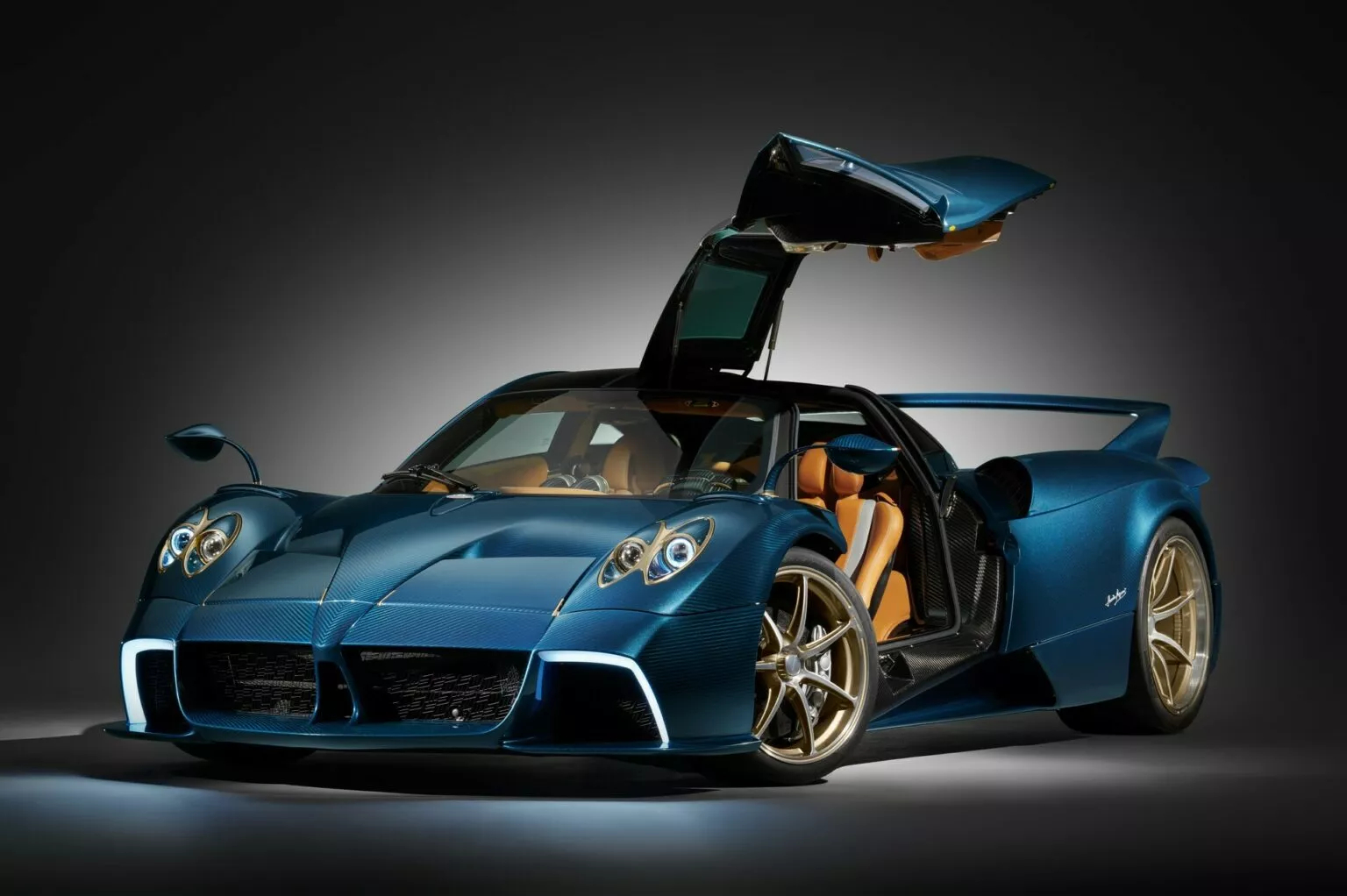 帕加尼Huayra Epitome图赏背景知识：Epitome搭载了852马力的