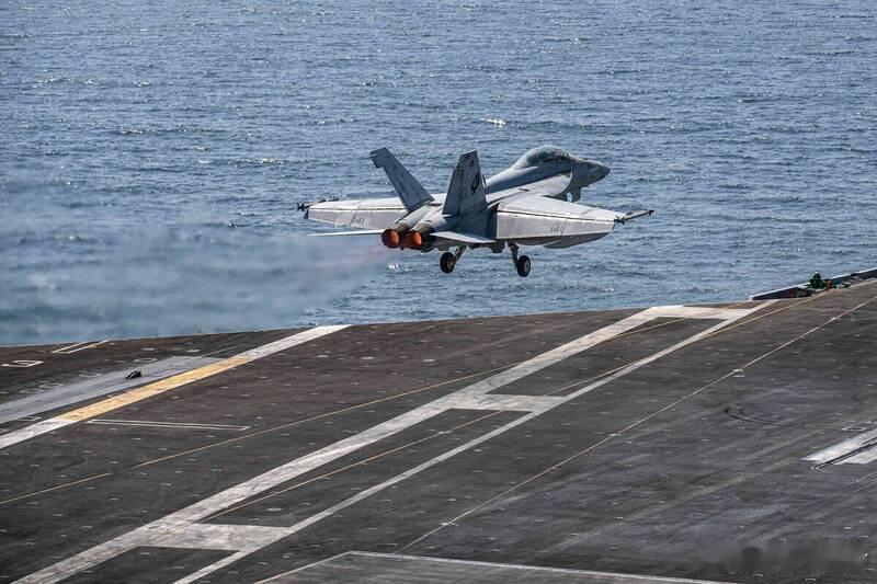 传奇谢幕！美国海军陆战队F/A-18战机将于2030年前全部退役 由F-35接替