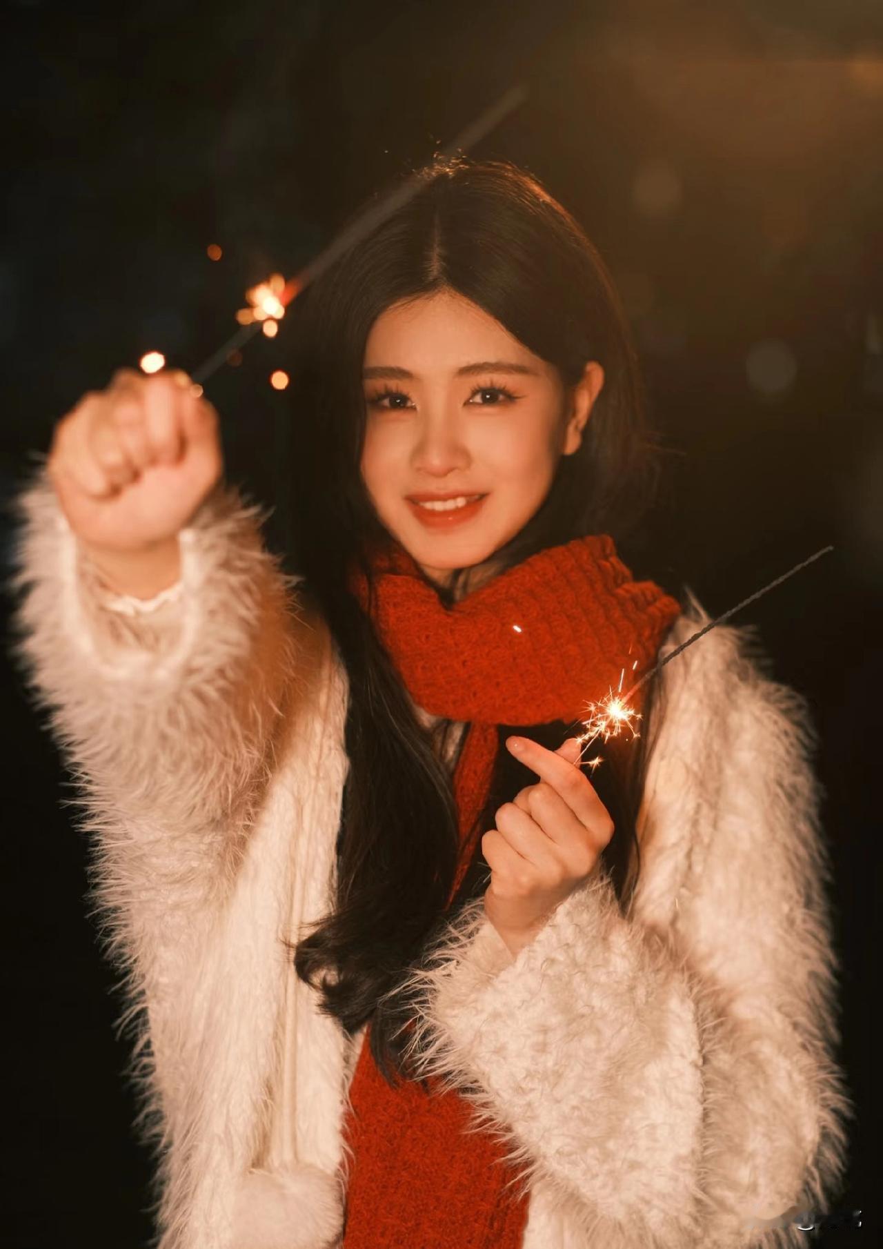 短剧清流朱小雪
她那“原生态”的颜值
五官自然舒展，辨识度拉满
在千篇一律的审美