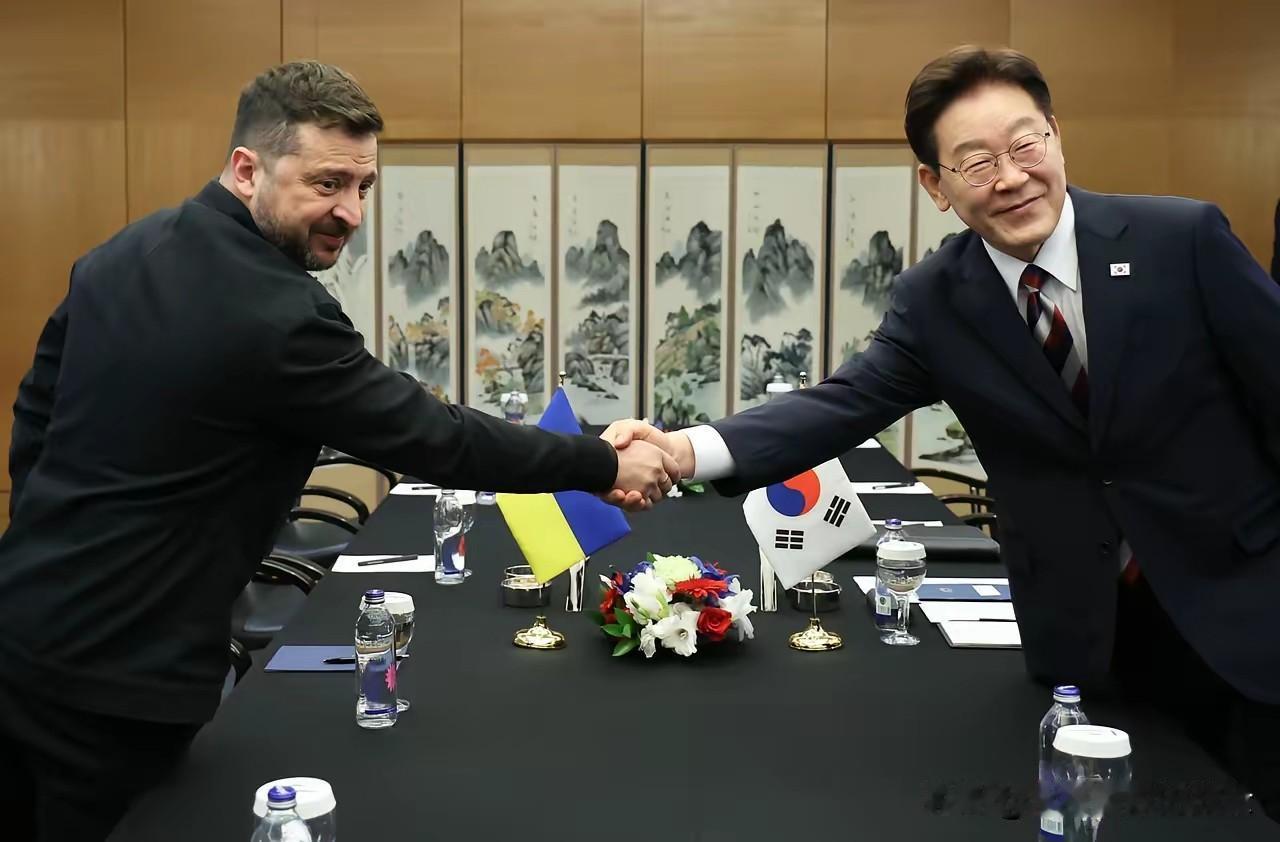 被乌克兰摆了一道后，韩国外交部彻底恼怒了，宣布决定召回驻乌克兰大使。

两国之间