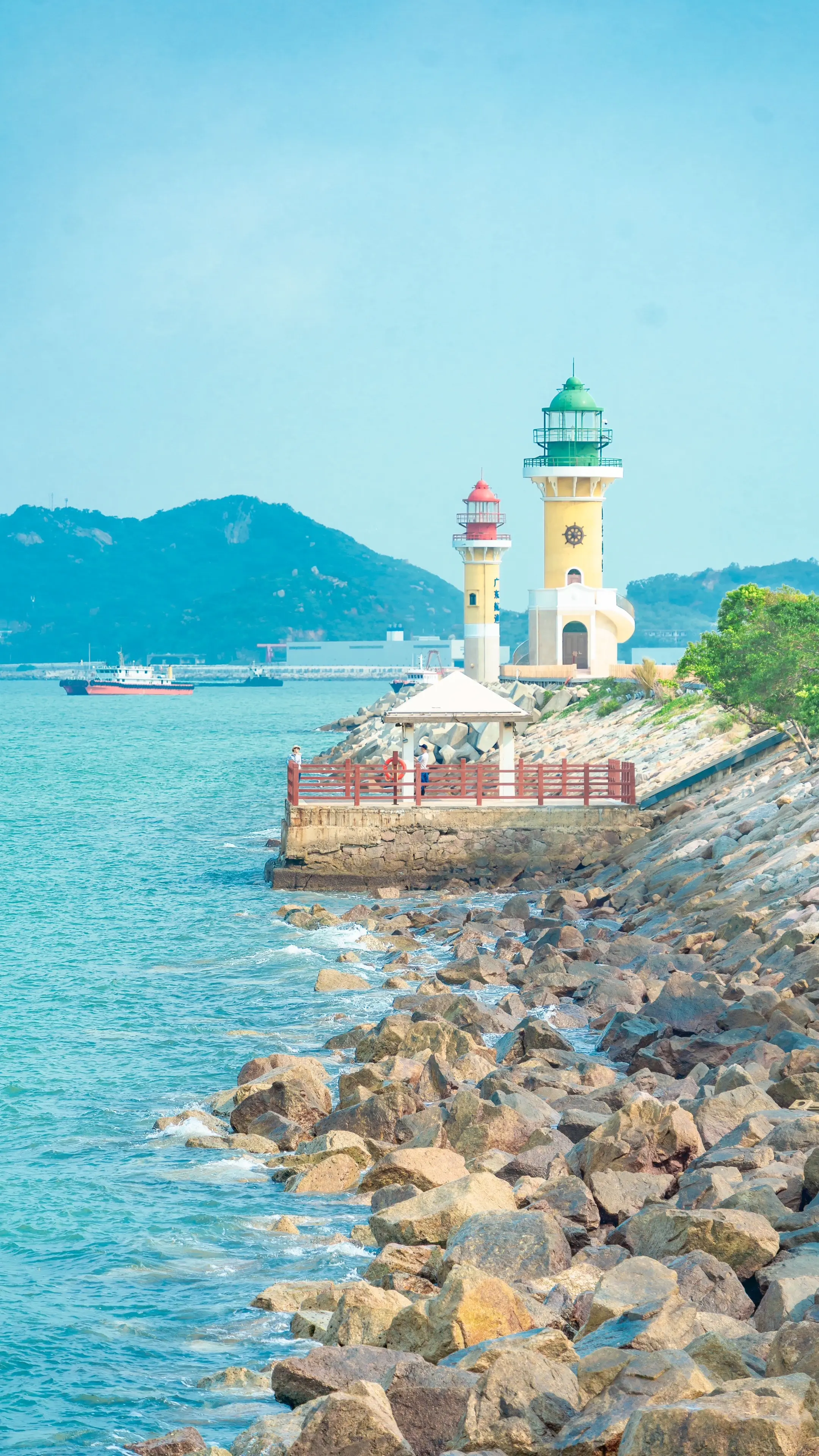 逃离城市？那就来桂山岛吹海风吧。桂山岛，让你感受浪漫海岛的魅力！这里不...
