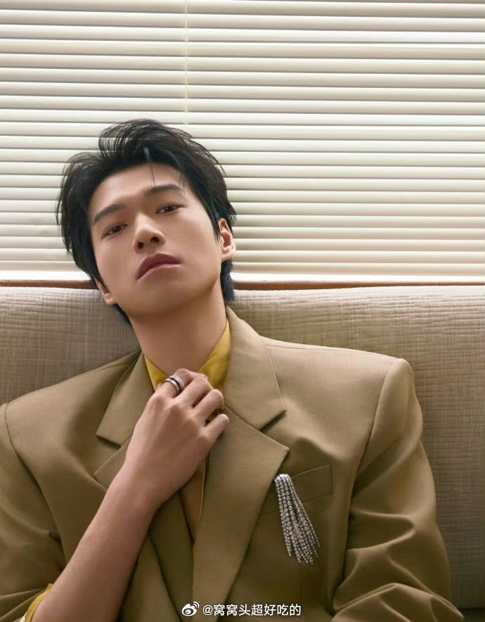 秦岚乘车回魏大勋家不太理解，为什么隔一段时间就来一个造谣的热搜，视频里哪里有魏大