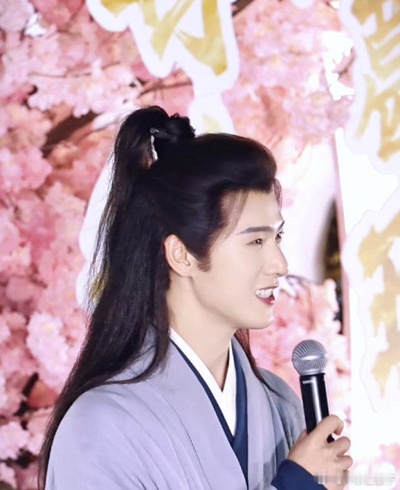 追星女的爱真的什么时候都拿得出手 ​​​