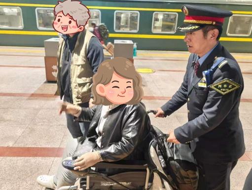 暖新闻[超话] 3月31日，K401次列车长吴玉怀护送残疾旅客乘车。（吴峰） ​
