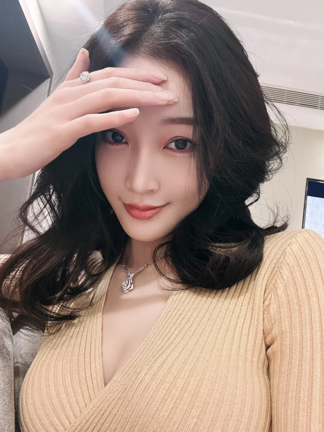 超级显胸型的一款上衣～