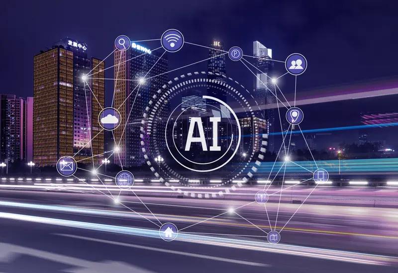 我觉得这个社会既缺人才，也缺精神滋养。
从人才角度看，科技发展和全球化让各行业需