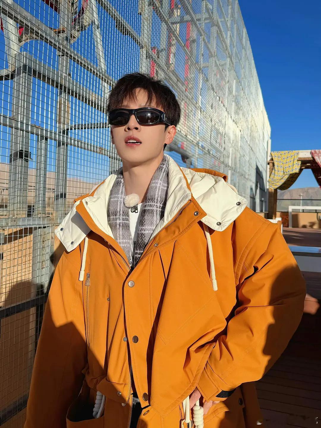 李昀锐跑男路透也太帅了吧 今日ootd完全🦊原皮