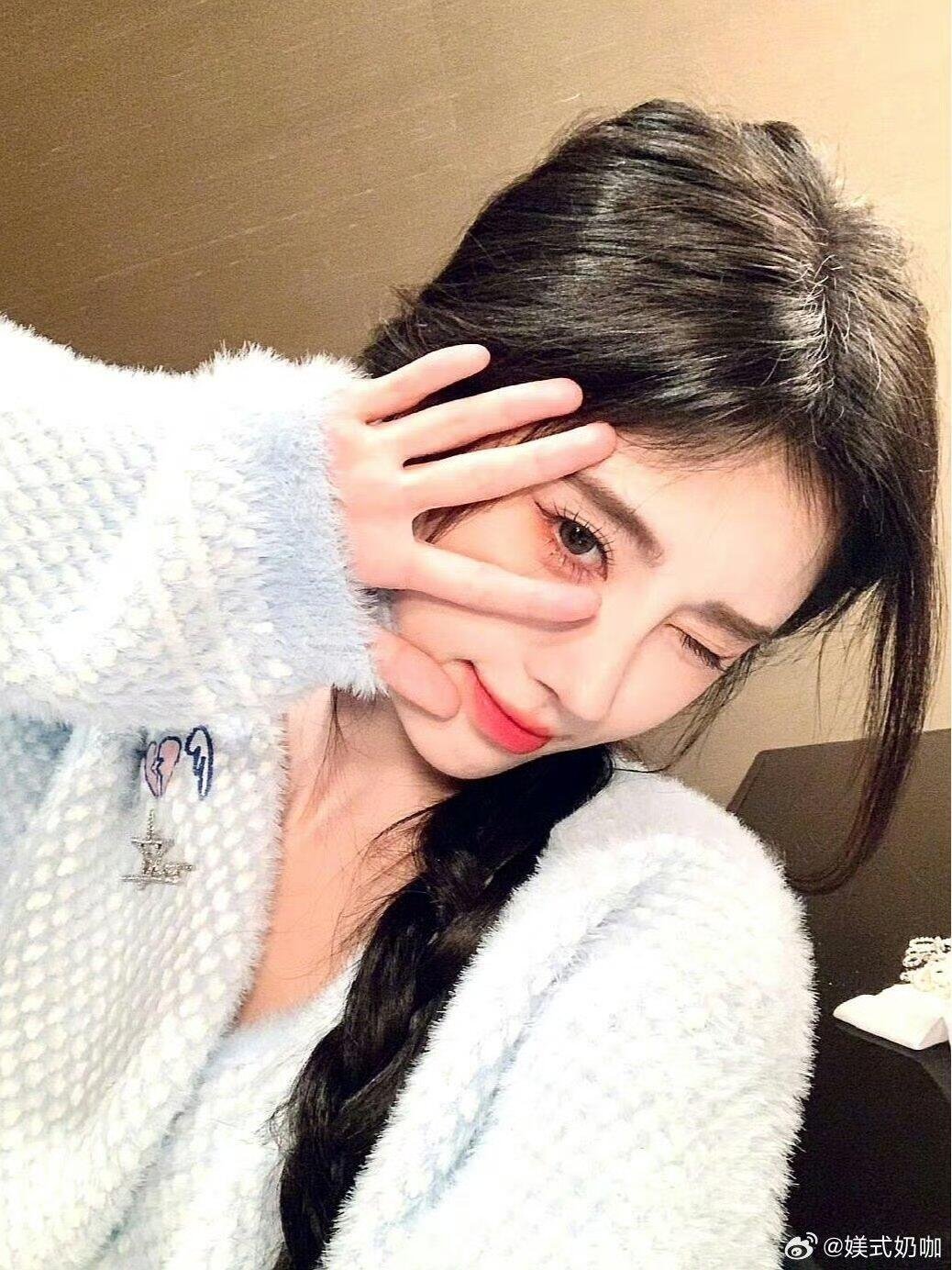 鞠婧祎布灵布灵闪闪发光鞠婧祎布灵布灵内娱小太阳本人，布灵布灵的氛围感，谁看了不心