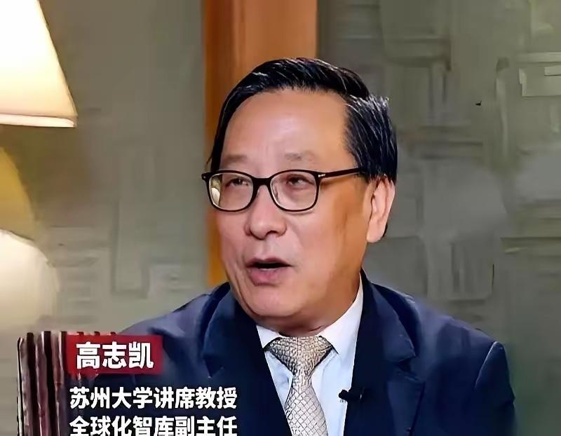 高志凯被一个问题顶在脸上：“你们教西藏人普通话，就是在搞文化灭绝！”

话筒几乎