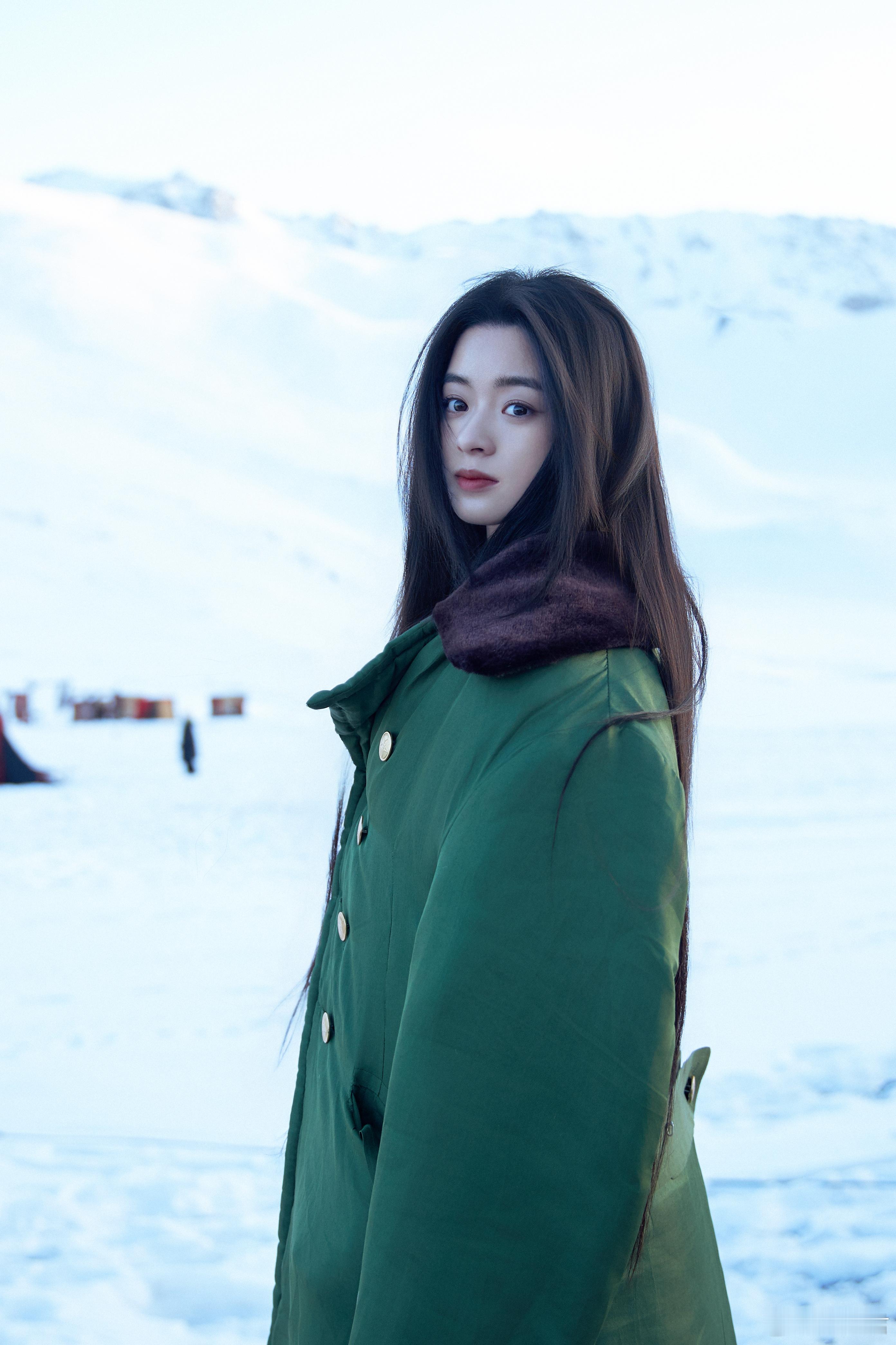 黄杨钿甜新剧长大后我就成了你谁能想到黄杨钿甜七年前演小楚乔，如今又演楚乔，命运的