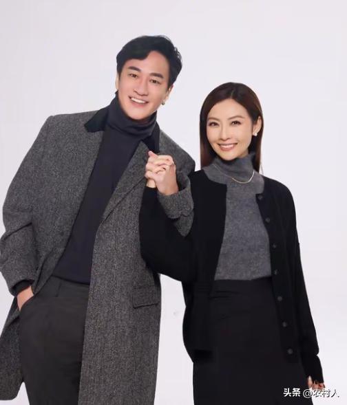 何润东为什么娶一个百货商场销售员当老婆？
何润东老婆既不是人气明星，也不是富家千