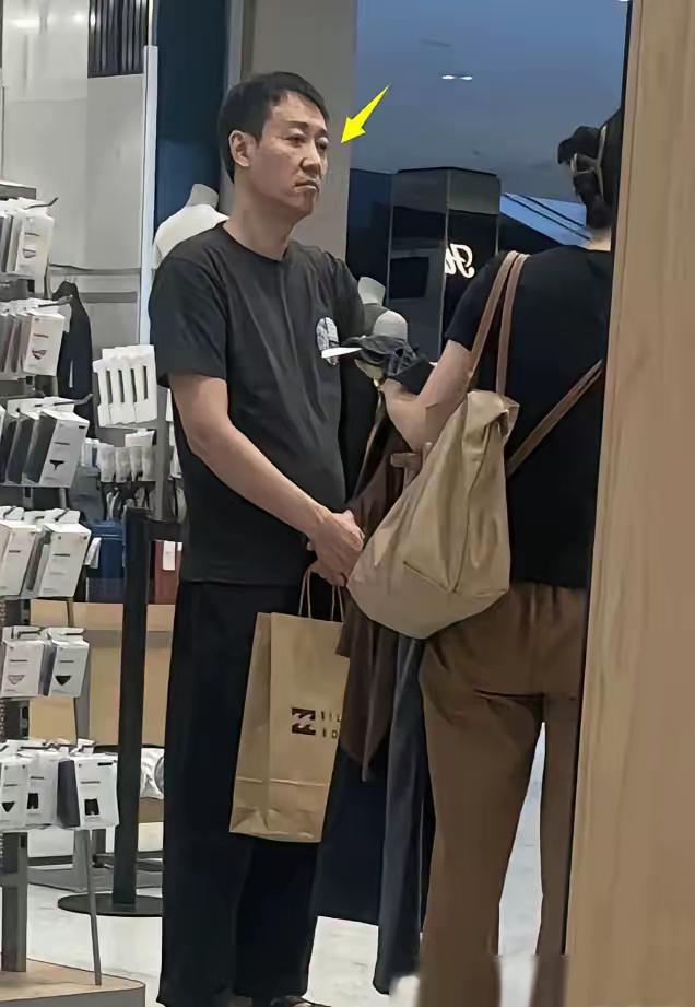 朱媛媛去世，我最担心的是辛柏青。

朱媛媛抗癌五年，这五年辛柏青一定也和朱媛媛一
