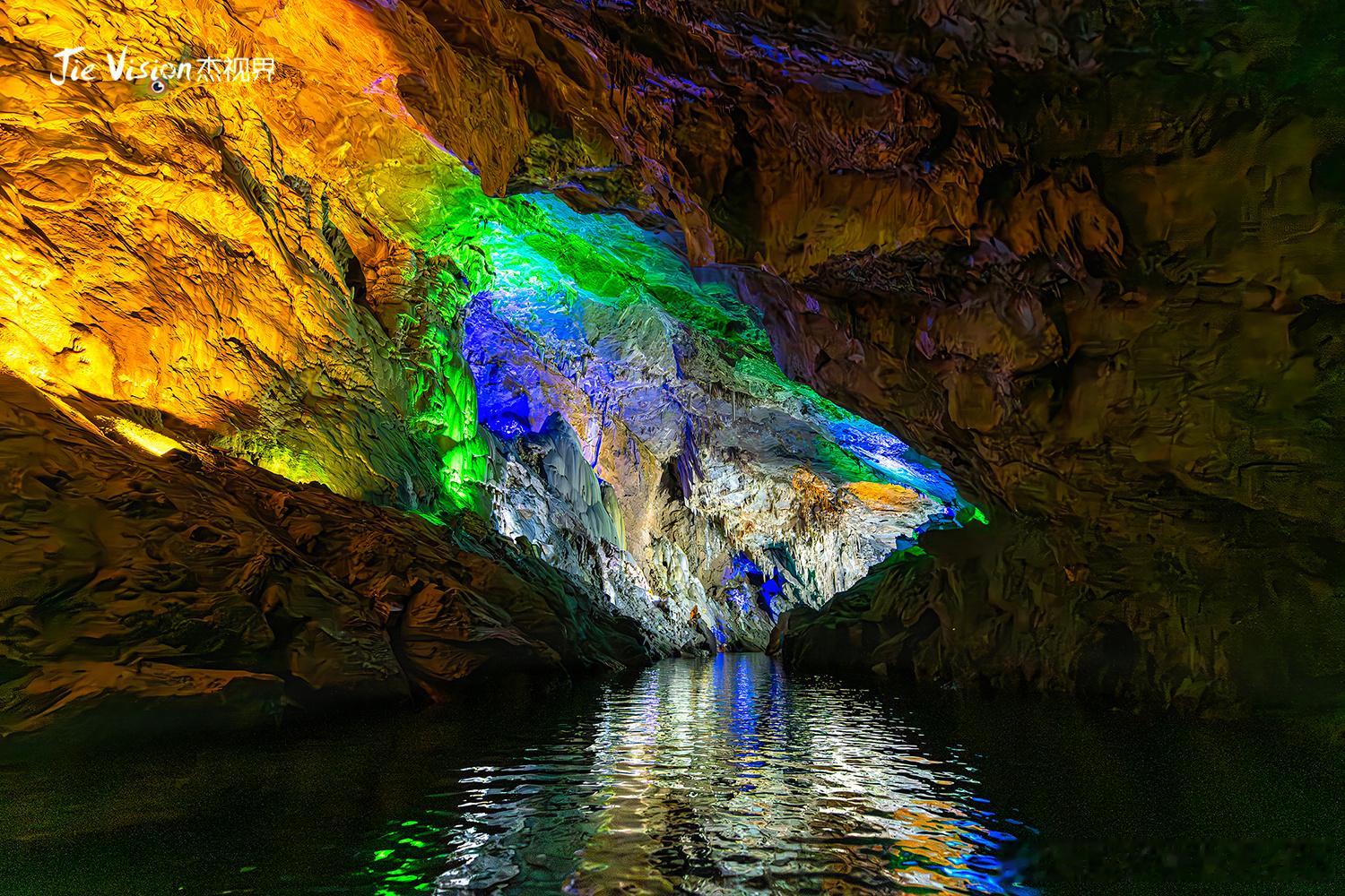 辽宁本溪水洞，藏着不敢公开的秘密！😱👉1994年，有人动了一条小白蛇，半小时