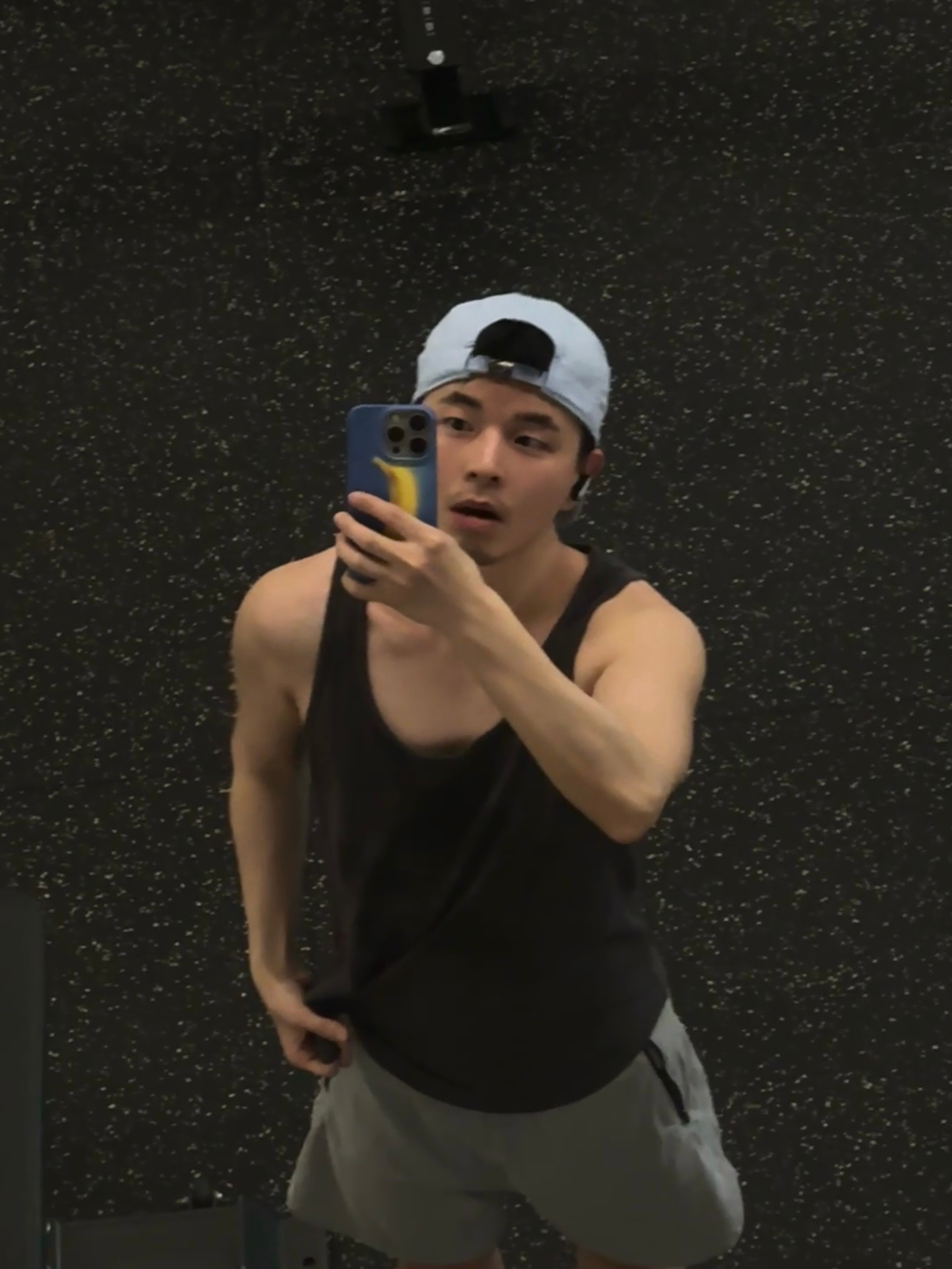 🧢： 