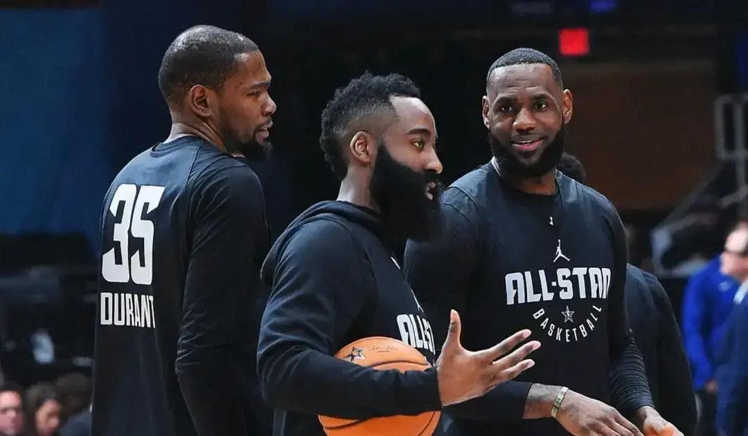 哈登最后2分钟不传球，快船胜率暴涨30%！
 
3月18日打老鹰，最后120秒哈