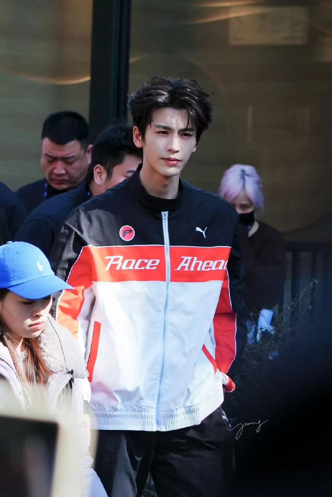 张凌赫上海F1活动张凌赫上海F1活动路透 此男已经帅的无法无天了！！！ 