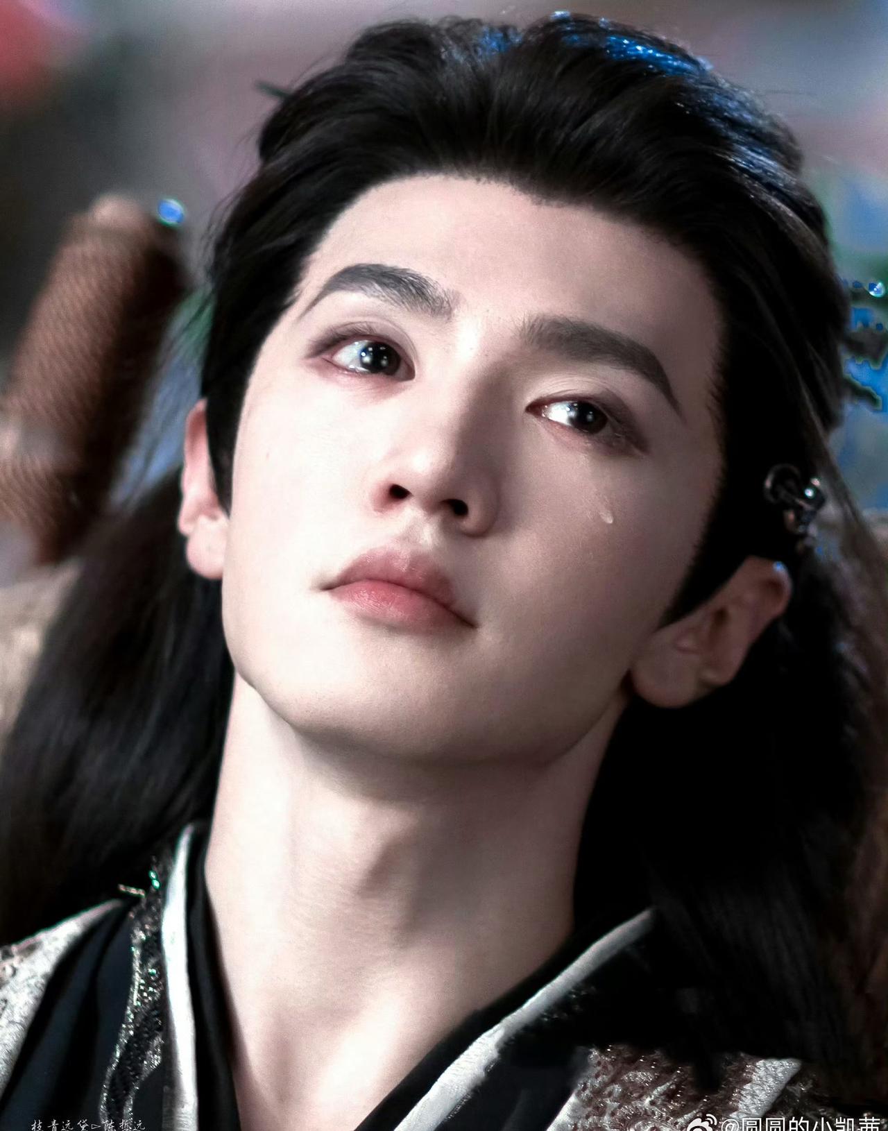 为什么早上起来的时候还是阳光灿烂，现在天气变这么差，风这么大呢🫣 我要被冻哭了