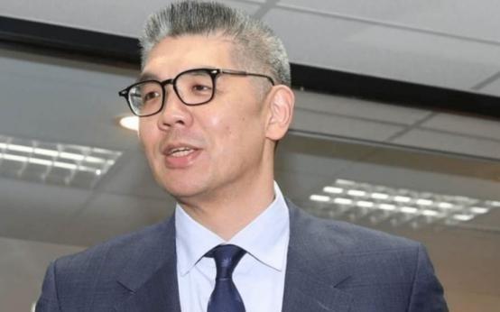 “亲美友日和中”这是多么刺耳的六个字啊！果然，铁骨铮铮连胜文，在听到这六个字之后