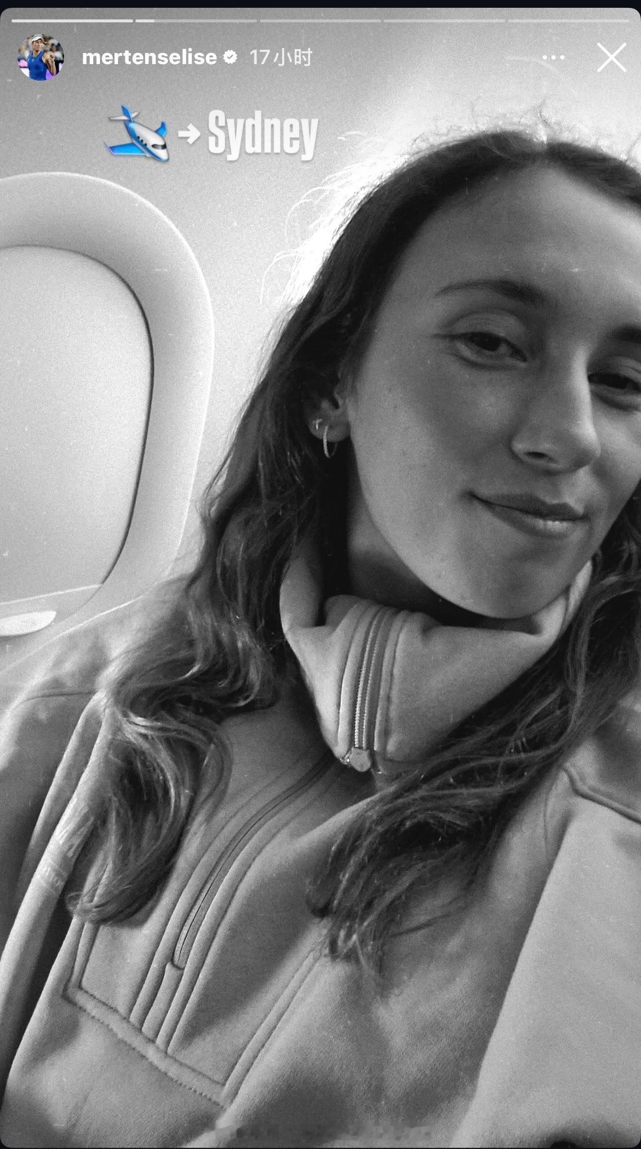 梅尔滕斯启程去悉尼，备战联合杯。 