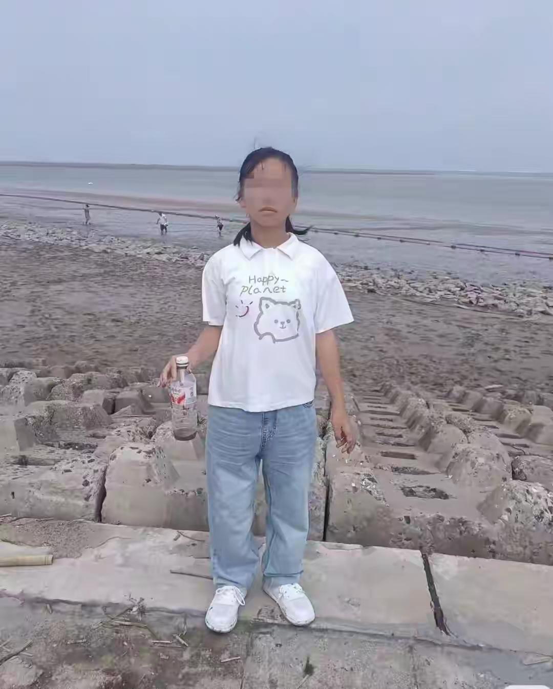 三个孩子河中离去：悲痛里藏着的，是千万家长的心头刺
 
2日上午，发布信息的网友