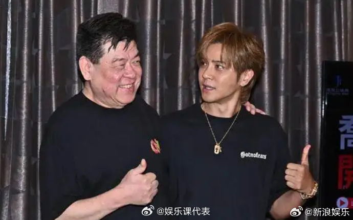 罗志祥孙德荣决裂20年首同台孙德荣曝罗志祥原定演薰衣草 据台媒，经纪人孙德荣于近
